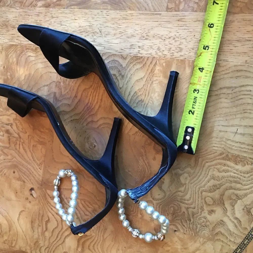Valerie’s Pearl Cuff Heels! - Picture 4 of 8